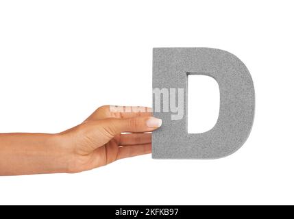 Vous présenter la lettre D. Une jeune femme tenant une lettre majuscule D isolée sur un fond blanc. Banque D'Images