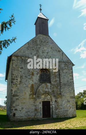 NAIVICE était un don de Ban Jula, quelque temps avant 1230. Les Templiers ont probablement construit l'église de Saint-Martin sur ce domaine eux-mêmes. Banque D'Images