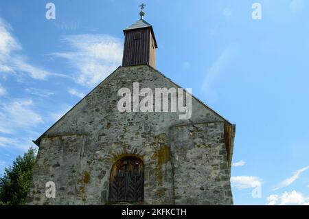 NAIVICE était un don de Ban Jula, quelque temps avant 1230. Les Templiers ont probablement construit l'église de Saint-Martin sur ce domaine eux-mêmes. Banque D'Images