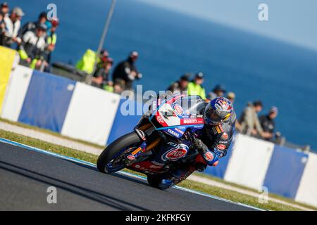 Samedi 19 novembre 2022. Championnat du monde FIM Superbike. Phillip Island, Australie. Course 1. Toprak Razgatlioglu, Pata Yamaha World Superbike Team. Razgatlioglu a terminé la course en deuxième place derrière le pilote Kawasaki Jonathan Rea. Banque D'Images