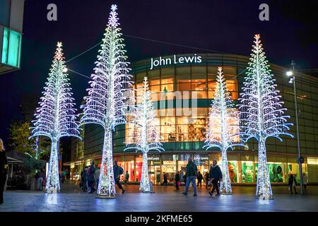 Arbres de Noël 2022 à Paradise Street, Liverpool One centre commercial, Banque D'Images