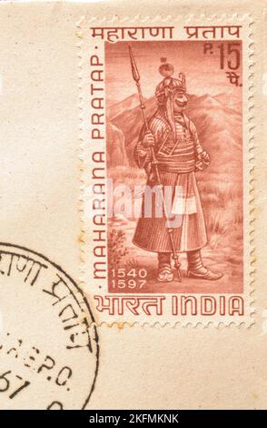 Timbre-poste annulé imprimé par l'Inde, qui montre Maharana Pratap (1540-1597), vers 1967. Banque D'Images