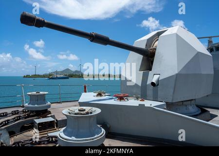 220926-A-YK067-2863 VICTORIA, Seychelles (26 septembre 2022) – frégate de la Marine royale HMS Montrose (F 236), se trouve à côté de Victoria, Seychelles, 26 septembre. Les Forces maritimes combinées ont lancé la mission de deux semaines le 18 septembre afin de renforcer la collaboration régionale et d'améliorer la préparation opérationnelle. Banque D'Images