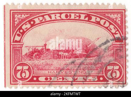 USA - 1913: Un timbre de poste de 75 cents de carmin-rose représentant la récolte. Émis pour le prépaiement de l'affranchissement sur colis postaux uniquement. La poste de colis est un service postal pour le courrier qui est trop lourd pour le courrier normal. Il est généralement plus lent que la lettre post. Le développement du poste de colis est étroitement lié au développement du réseau ferroviaire qui a permis de transporter des colis en vrac, à un horaire régulier et à des prix économiques. Aujourd'hui, de nombreux colis voyagent également par route et les expéditions internationales peuvent voyager par mer ou par avion Banque D'Images