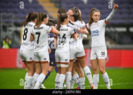 Bruxelles, Belgique. 19th novembre 2022. Les joueurs d'OHL fêtent après avoir obtenu leur score lors d'un match de football entre RSC Anderlecht et OH Leuven, le samedi 19 novembre 2022 à Bruxelles, le 11 e jour de la compétition de football de première division de la Ligue belge « Super » 2022-2023. BELGA PHOTO DAVID CATRY crédit: Belga News Agency/Alay Live News Banque D'Images