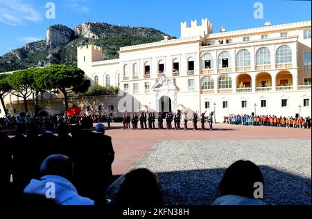 Monaco ville, Monaco. 19th novembre 2022. Le Palais princier de Monaco-ville, sur 19 novembre 2022, pendant les célébrations de la journée nationale de Monaco crédit: Albert Nieboer/pays-Bas OUT/point de vue OUT/dpa/Alamy Live News Banque D'Images