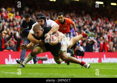 Cardiff, Royaume-Uni. 19th novembre 2022. JAC Morgan du pays de Galles marque ses équipes 2nd TRY. Match de rugby de la série des nations d'automne 2022, pays de Galles v Géorgie au stade de la Principauté à Cardiff le samedi 19th novembre 2022. photo par Andrew Orchard/Andrew Orchard sports Photography/Alay Live News crédit: Andrew Orchard sports Photography/Alay Live News Banque D'Images