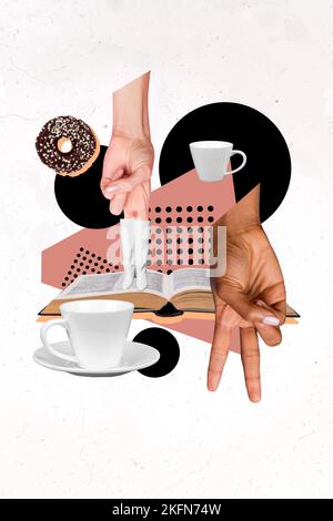 Image de collage vertical de deux mains humaines imitate jambes porter des bottes ouvert livre café tasse donut isolé sur fond créatif Banque D'Images