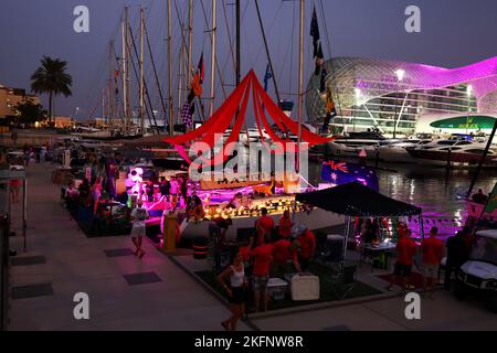 Abu Dhabi, Émirats arabes Unis. 19th novembre 2022. Ambiance de paddock. Grand Prix d'Abu Dhabi, samedi 19th novembre 2022. Yas Marina circuit, Abu Dhabi, Émirats Arabes Unis. Banque D'Images