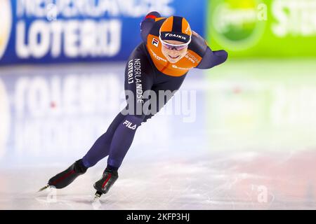 HERENVEEN - pays-Bas, 19/11/2022, HERENVEEN - Marijke Groenewoud (NED) en action sur les 1500 mètres lors du deuxième tournoi de la coupe du monde de longue piste de l'UIP à Thialf. ANP VINCENT JANNINK Banque D'Images