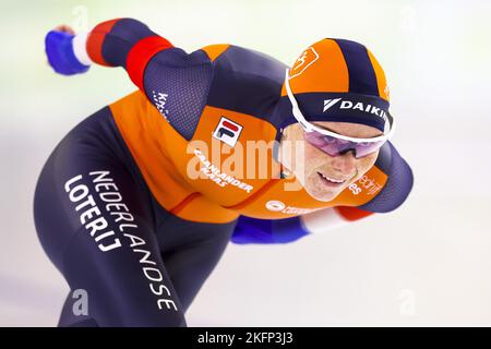 HERENVEEN - pays-Bas, 19/11/2022, HERENVEEN - Marijke Groenewoud (NED) en action sur les 1500 mètres lors du deuxième tournoi de la coupe du monde de longue piste de l'UIP à Thialf. ANP VINCENT JANNINK Banque D'Images