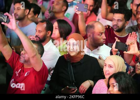 Doha-Qatar, 19 novembre 2022, les fans de football et les résidents de Doha, à la fête des supporters de la FIFA le premier jour de la célébration, à la veille de l'ouverture de Banque D'Images