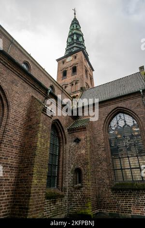 Église Sankt Petri / St. Eglise Pierre - Copenhague, Danemark. (St. Petri Kirke) Église catholique Green Spire / Église gothique / Baroque Banque D'Images