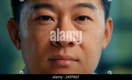 Homme ethnique asiatique japonais homme 40s homme d'affaires d'âge moyen employé coréen adulte homme avocat agent d'affaires beau en bonne santé homme masculin propriétaire Banque D'Images