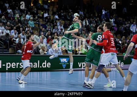 Wetzlar, Allemagne. 19th novembre 2022. Hendrik Wagner ( 28 Wetzlar ) pendant le jeu Liqui Moly Handball-Bundesliga entre HSG Wetzlar et HSV Handball à Buderus-Arena à Wetzlar, ALLEMAGNE. (Foto: Julia Christin Kneissl/Sports Press photo/C - DÉLAI D'UNE HEURE - ACTIVER seulement FTP SI LES IMAGES DE MOINS D'UNE HEURE - Alay) crédit: SPP Sport Press photo. /Alamy Live News Banque D'Images