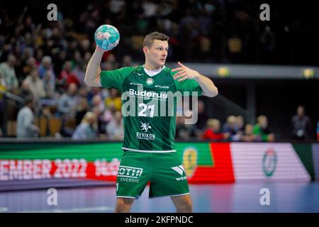 Wetzlar, Allemagne. 19th novembre 2022. Jonas Schleier ( 21 Wetzlar ) pendant le jeu Liqui Moly Handball-Bundesliga entre HSG Wetzlar et HSV Handball à Buderus-Arena à Wetzlar, ALLEMAGNE. (Foto: Julia Christin Kneissl/Sports Press photo/C - DÉLAI D'UNE HEURE - ACTIVER seulement FTP SI LES IMAGES DE MOINS D'UNE HEURE - Alay) crédit: SPP Sport Press photo. /Alamy Live News Banque D'Images
