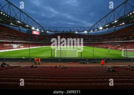 Londres, Angleterre, 19th novembre 2022. Vue générale de l'intérieur du terrain avant le match de la Super League des femmes de la FA au stade Emirates, Londres. Le crédit d'image devrait se lire: Kieran Cleeves / Sportimage Banque D'Images