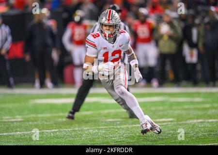 College Park, Maryland, États-Unis. 19th novembre 2022. Sécurité des Buckees de l'État de l'Ohio Lathan Ransom (12) réagit pendant le match de football de la NCAA entre les Terrapins du Maryland et les Buckees de l'État de l'Ohio au stade SECU à College Park, MD. Reggie Hildred/CSM/Alamy Live News Banque D'Images