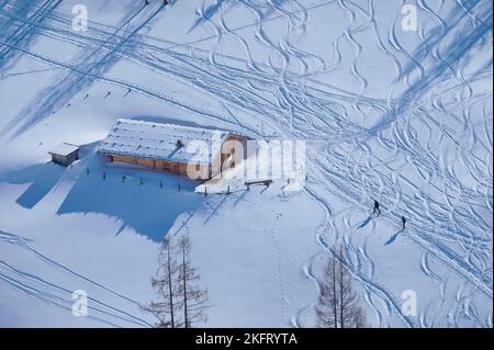 Cabane alpine en hiver, Schönau am Königssee, Parc National de Berchtesgaden, haute-Bavière, Bavière, Allemagne, Europe Banque D'Images