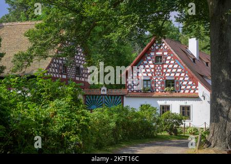 Restaurant Skanzen dans le village des musées avec maisons à colombages d'Egerland, Doubrava, Karlovarský kraj, République Tchèque, Europe Banque D'Images