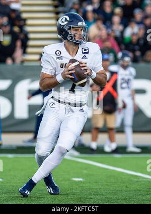 Stade Hornet. 19th novembre 2022. U.S.A. UC Davis Quarterback Miles Hastings (7) cherche le passage profond pendant le match de football NCAA Causeway Classic entre UC Davis Aggies et les Sacramento State Hornets. L'État de Sacramento a battu l'UC Davis 27-21 au Hornet Stadium. Thurman James/CSM/Alamy Live News Banque D'Images