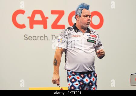 WOLVERHAMPTON, ANGLETERRE - NOVEMBRE 12 : Peter Wright d'Écosse pendant le match de groupe Cazoo Grand Chelem of Darts au village de loisirs d'Aldersley, sur 12 novembre 2022, à Wolverhampton, Angleterre (photo de l'agence Pieter Verbeek/BSR) Banque D'Images