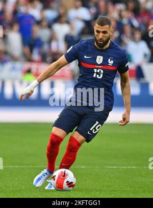 L'attaquant du Real Madrid a été forcé de se retirer de la coupe du monde après avoir subi une blessure à quatre riceps dans sa cuisse gauche dossier - Karim Benzema de France pendant la Ligue des Nations de l'UEFA, le Groupe 1 match entre la France et le Danemark au Stade de France sur 3 juin 2022 à Paris, France. Photo de Christian Liewig/ABACAPRESS.COM Banque D'Images