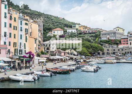 Portovenere, Italie - 30/06/2020: Paysage du front de mer de Porto Venere Banque D'Images