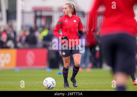 DUIVENDRECHT, PAYS-BAS - NOVEMBRE 20: Janou niveaux de PSV pendant le match néerlandais Azerion Womens Eredivisiie entre Ajax et PSV Eindhoven à de Toekomst sur 20 novembre 2022 à Duivendrecht, pays-Bas (photo de Patrick Goosen/Orange Pictures) Banque D'Images