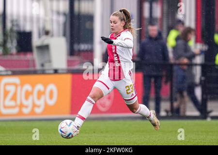 DUIVENDRECHT, PAYS-BAS - NOVEMBRE 20: Victoria Pelova d'Ajax pendant le match néerlandais Azerion Womens Eredivisiie entre Ajax et PSV Eindhoven à de Toekomst sur 20 novembre 2022 à Duivendrecht, pays-Bas (photo de Patrick Goosen/Orange Pictures) Banque D'Images