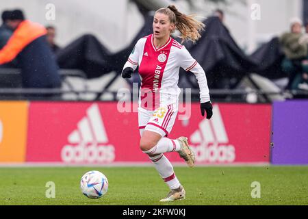 DUIVENDRECHT, PAYS-BAS - NOVEMBRE 20: Victoria Pelova d'Ajax pendant le match néerlandais Azerion Womens Eredivisiie entre Ajax et PSV Eindhoven à de Toekomst sur 20 novembre 2022 à Duivendrecht, pays-Bas (photo de Patrick Goosen/Orange Pictures) Banque D'Images