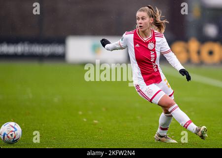 DUIVENDRECHT, PAYS-BAS - NOVEMBRE 20: Victoria Pelova d'Ajax pendant le match néerlandais Azerion Womens Eredivisiie entre Ajax et PSV Eindhoven à de Toekomst sur 20 novembre 2022 à Duivendrecht, pays-Bas (photo de Patrick Goosen/Orange Pictures) Banque D'Images