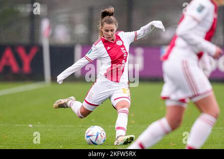 DUIVENDRECHT, PAYS-BAS - NOVEMBRE 20: Victoria Pelova d'Ajax pendant le match néerlandais Azerion Womens Eredivisiie entre Ajax et PSV Eindhoven à de Toekomst sur 20 novembre 2022 à Duivendrecht, pays-Bas (photo de Patrick Goosen/Orange Pictures) Banque D'Images