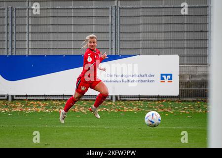 Sinsheim Hoffenheim, Allemagne. 20th novembre 2022. Sinsheim-Hoffenheim, Allemagne, 20 novembre 2022: Kristin Koegel (11 Leverkusen) pendant la ronde de 16 match du DFB-Pokal der Frauen 2022/2023 entre TSG 1899 Hoffenheim et Bayer 04 Leverkusen au stade Dietmar-Hopp, Allemagne. (Norina Toenges/Sports Press photo/SPP) crédit: SPP Sport Press photo. /Alamy Live News Banque D'Images