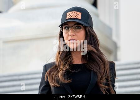 Le représentant des États-Unis, Lauren Boebert (républicain du Colorado), quitte le Capitole des États-Unis après un vote de la Chambre à Washington, DC, jeudi, 17 novembre 2022. Credit: Rod Lamkey / CNP/Sipa USA(RESTRICTION: PAS de journaux ou journaux New York ou New Jersey dans un rayon de 75 miles de New York) Banque D'Images