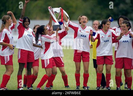 PARMINDER NAGRA, Keira Knightley, BEND IT LIKE BECKHAM, 2002 Banque D'Images