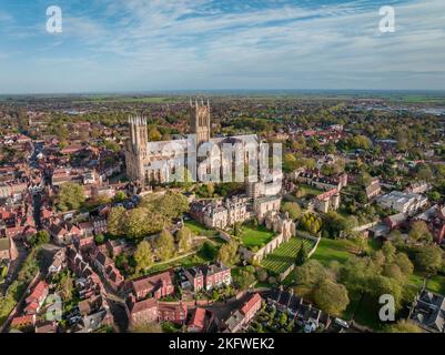 Vue aérienne de Lincoln City et de la cathédrale en début de soirée Banque D'Images