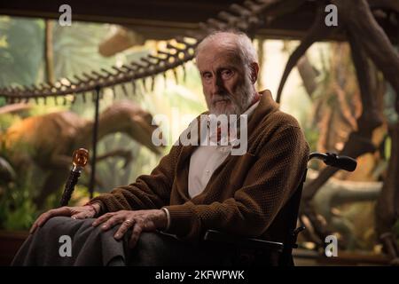 JAMES CROMWELL dans LE MONDE JURASSIQUE: FALLEN KINDOM (2018) -titre original: JURASSIC WORLD: FALLEN KINGDOM-, réalisé par JUAN ANTONIO BAYONA. Crédit : Amblin ent/Apaches Ent/Legendary Ent/Universal Pictures / Album Banque D'Images