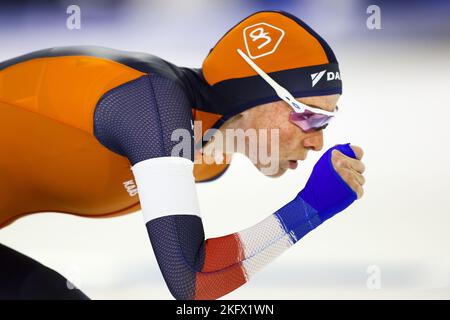 HERENVEEN - Marijke Groenewoud (NED) en action sur les 3000 mètres lors du deuxième tournoi de la coupe du monde de longue piste de l'UIP à Thialf. ANP VINCENT JANNINK Banque D'Images
