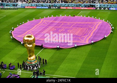 Al Khor, Qatar. 20th novembre 2022. AL KHOR, QATAR - NOVEMBRE 20 : vue d'ensemble du spectacle à mi-temps précédant le match du groupe A - coupe du monde de la FIFA, Qatar 2022 entre le Qatar et l'Équateur au stade Al Bayt sur 20 novembre 2022 à Al Khor, Qatar (photo de Pablo Morano/BSR Agency) crédit : BSR Agency/Alamy Live News Banque D'Images