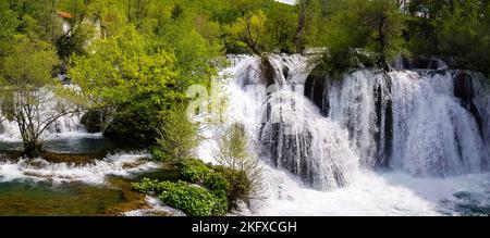 Vue sur les cascades de la rivière una en Bosnie-Herzégovine Banque D'Images