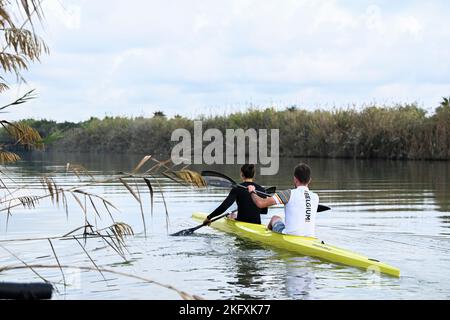 Le kayak belge Broekx et le cycliste belge Pierre de Froidmont photographiés lors d'un camp d'entraînement organisé par le Comité olympique belge BOIC-COIB à Belek en Turquie, dimanche 20 novembre 2022. La scène a lieu du 12 au 27 novembre. BELGA PHOTO LAURIE DIEFFEMBACQ Banque D'Images