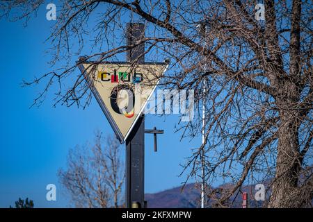 Club Q Sign (LGBTQ) Nightclub fusillade en masse à Colorado Springs, Colorado - pris le matin de 20 novembre 2022 Banque D'Images