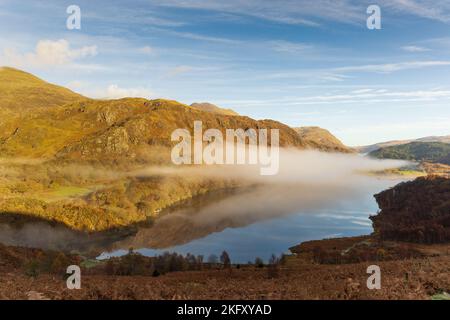 Llyn Dinas est un petit lac au nord de Beddgelert, au cœur du parc national de Snowdonia Banque D'Images