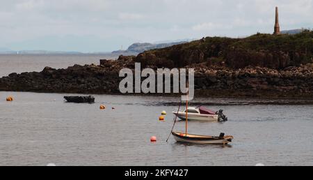 Une vue sur la mer à Penmore avec des yachts amarrés, Mull, au phare Ardnamurchan sur le point le plus à l'ouest du Royaume-Uni Banque D'Images