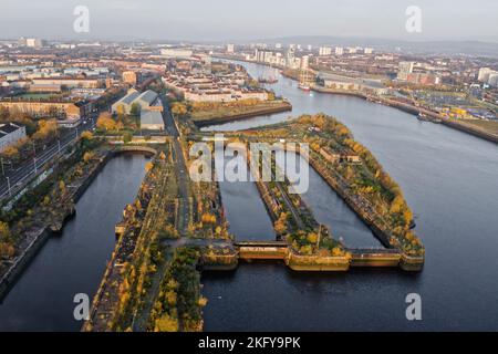Les quais secs sont maintenant redondants et les zones humides sur la rivière Clyde Banque D'Images