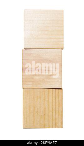Pile de blocs de carreaux de bois sur fond blanc isolé, rendu 3D. Maquette pour le texte, l'abréviation et les panneaux sur les cubes de bois Banque D'Images