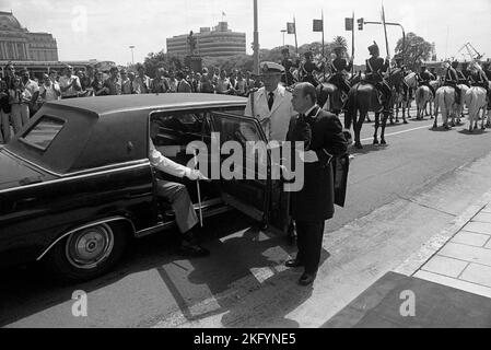 Le général argentin Leopoldo Fortunato Galtieri à la Casa Rosada (Maison du Gouvernement) lors de son inauguration en tant que nouvelle présidence de facto à Buenos Aires, décembre 1981 Banque D'Images