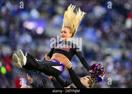 Baltimore, États-Unis. 20th novembre 2022. Les cheerleaders des Ravens de Baltimore se jouent contre les Carolina Panthers pendant la seconde moitié au stade M&T Bank à Baltimore, Maryland, dimanche, 20 novembre 2022. Baltimore a gagné 13-3. Photo de David Tulis/UPI crédit: UPI/Alay Live News Banque D'Images