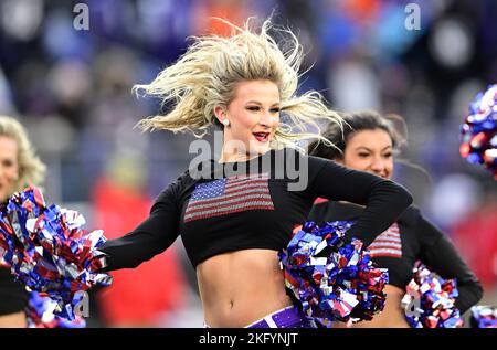 Baltimore, États-Unis. 20th novembre 2022. Les cheerleaders des Ravens de Baltimore se jouent contre les Carolina Panthers pendant la seconde moitié au stade M&T Bank à Baltimore, Maryland, dimanche, 20 novembre 2022. Baltimore a gagné 13-3. Photo de David Tulis/UPI crédit: UPI/Alay Live News Banque D'Images